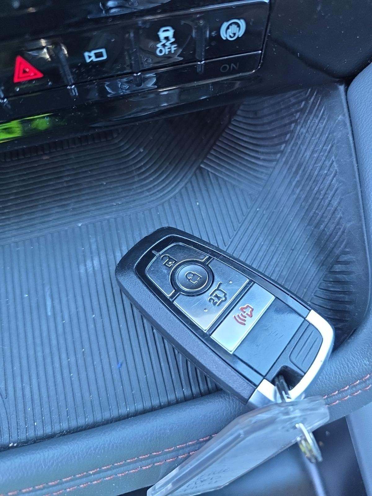 2025 Ford Explorer Active AWD