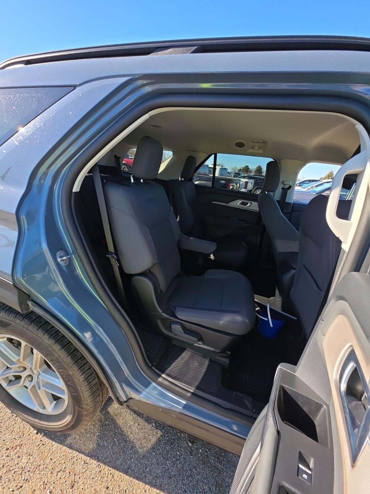 2025 Ford Explorer Active AWD