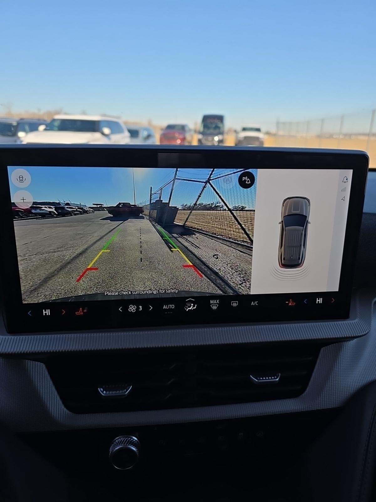 2025 Ford Explorer Active AWD