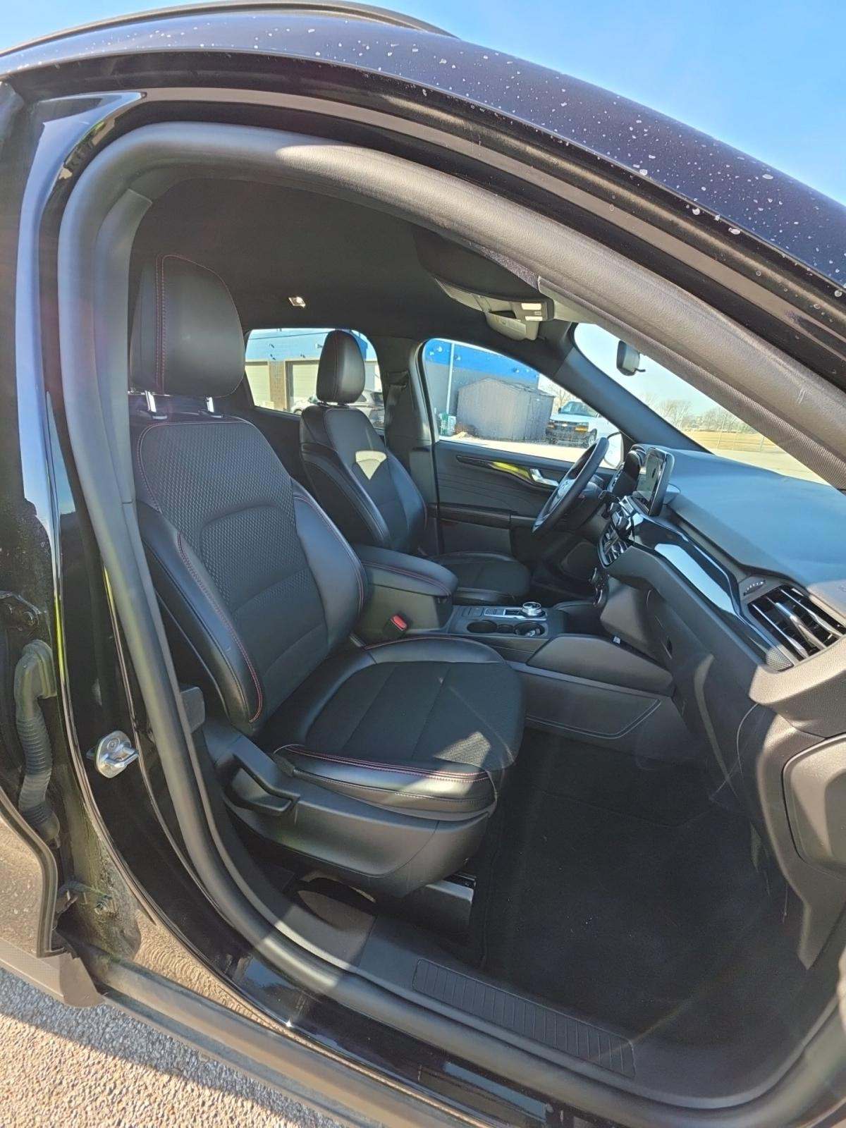 2025 Ford Escape ST-Line FWD