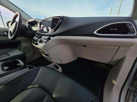 2024 Chrysler Pacifica Touring L FWD