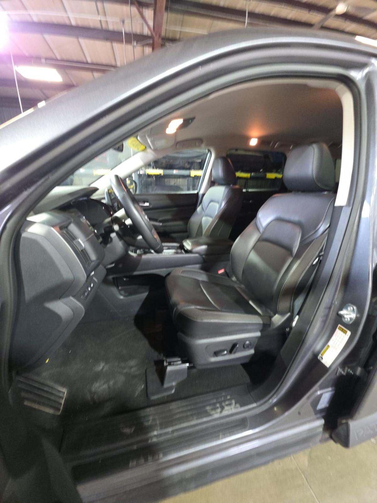 2025 Nissan Pathfinder SL AWD