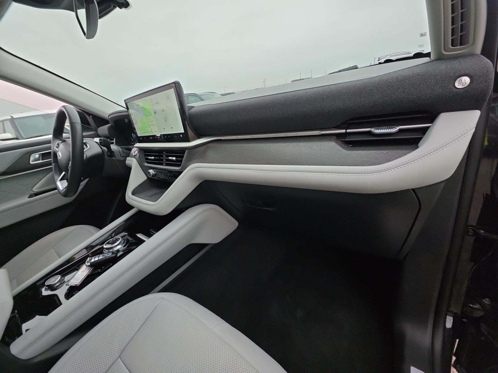 2025 Ford Explorer Platinum AWD