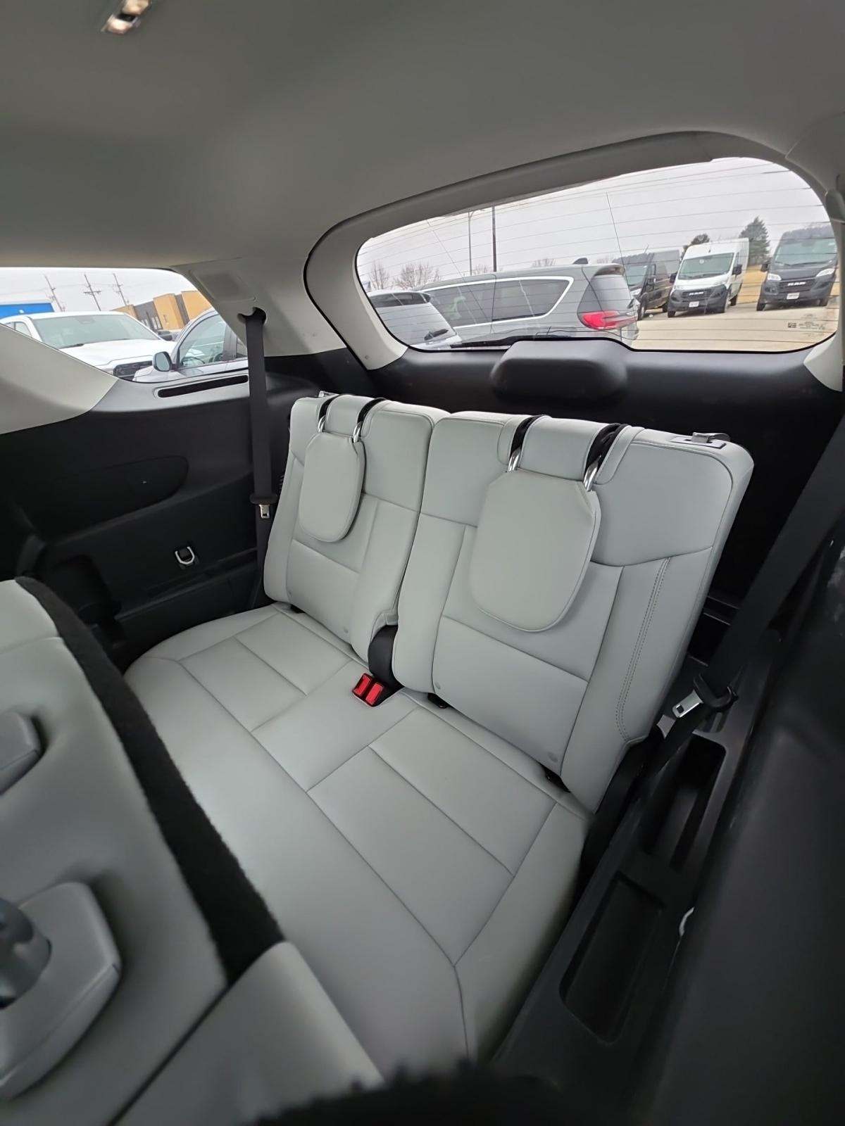 2025 Ford Explorer Platinum AWD