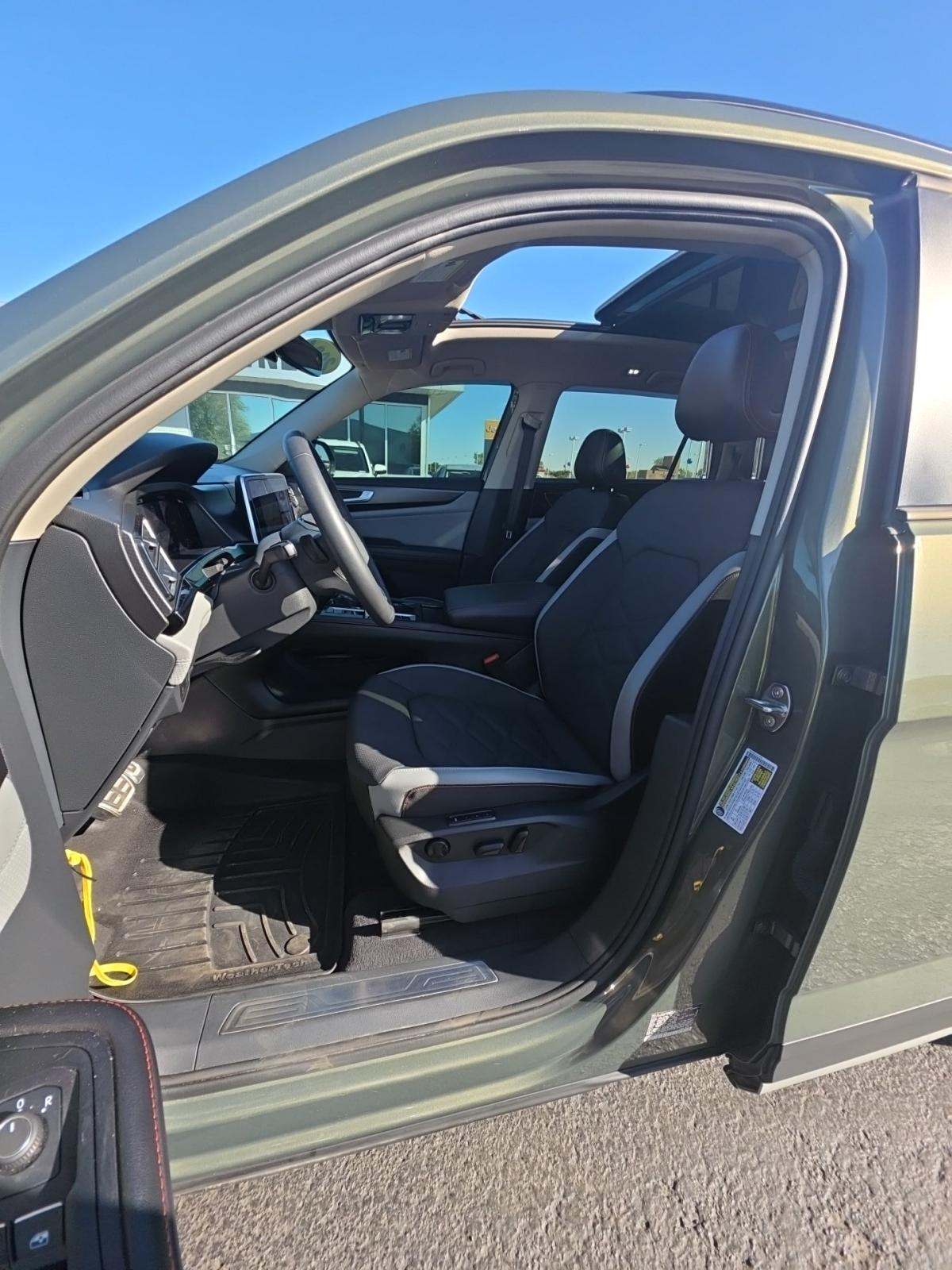 2024 Volkswagen Atlas 2.0T Peak Edition SEL AWD