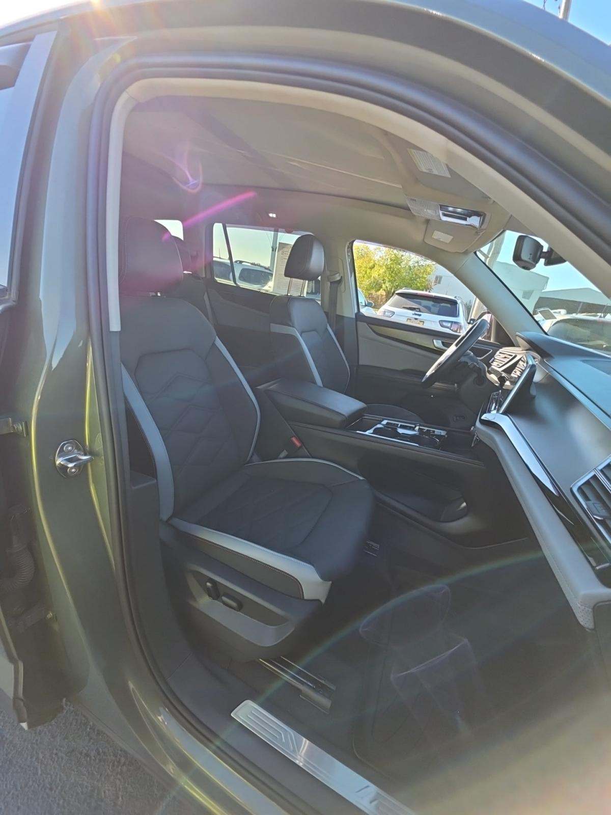 2024 Volkswagen Atlas 2.0T Peak Edition SEL AWD