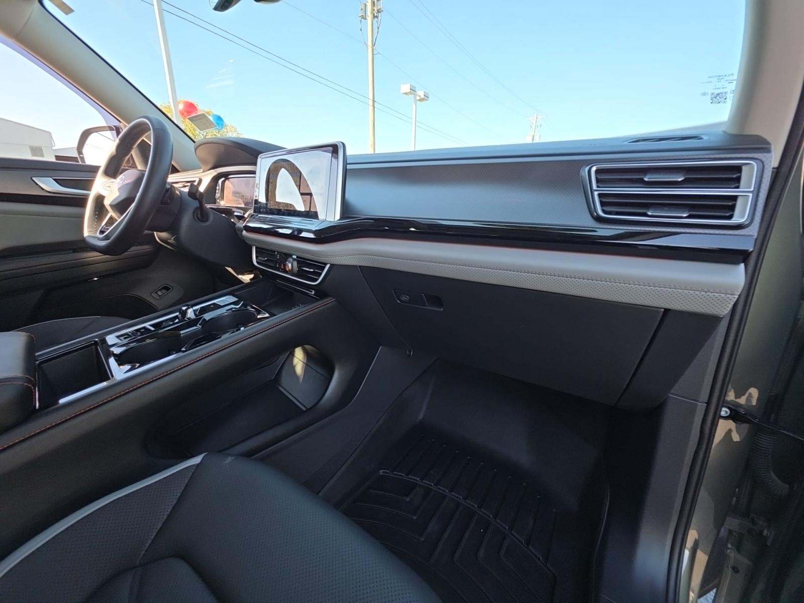 2024 Volkswagen Atlas 2.0T Peak Edition SEL AWD