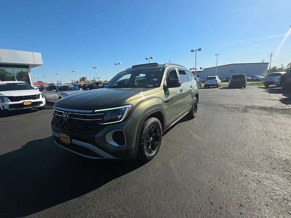 2024 Volkswagen Atlas 2.0T Peak Edition SEL AWD