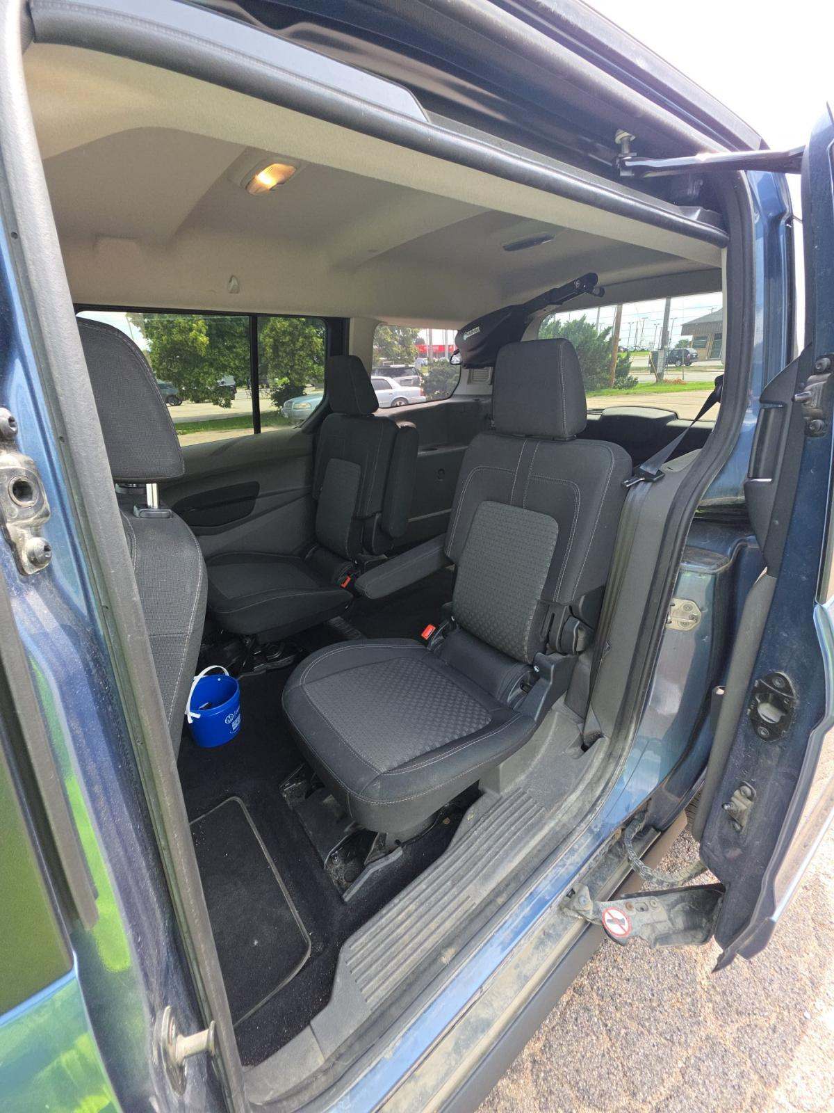 FORD TRANSIT CONNECT - 9