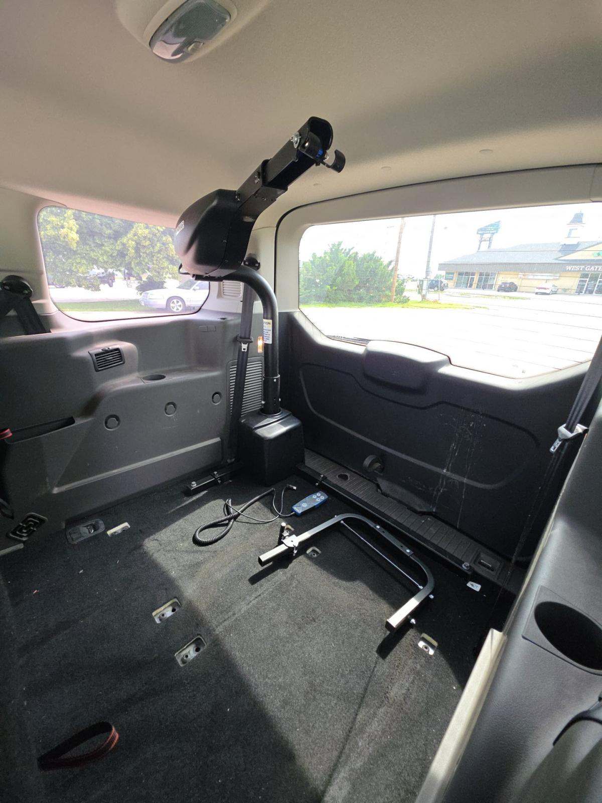 FORD TRANSIT CONNECT - 10