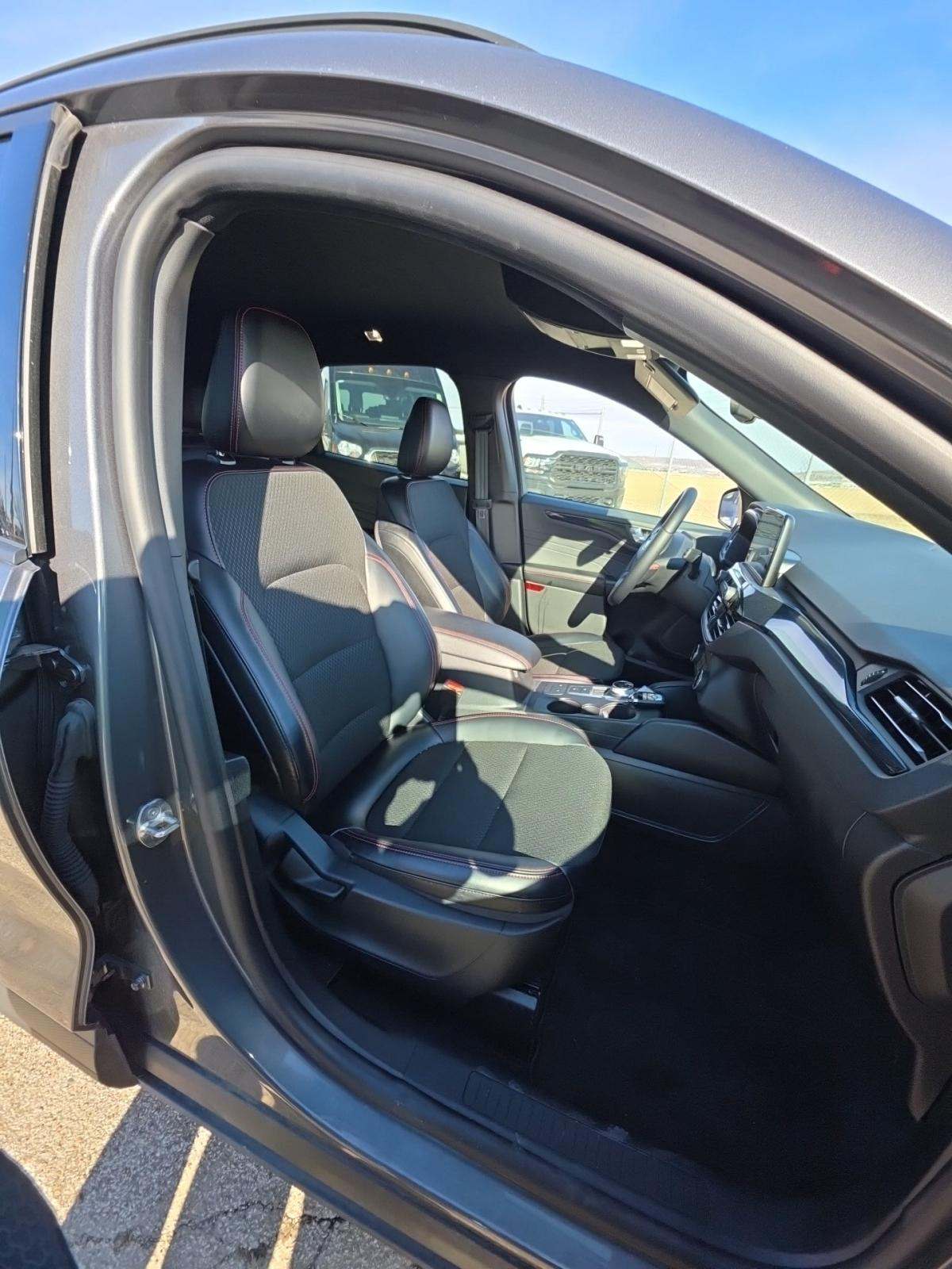 2025 Ford Escape ST-Line FWD