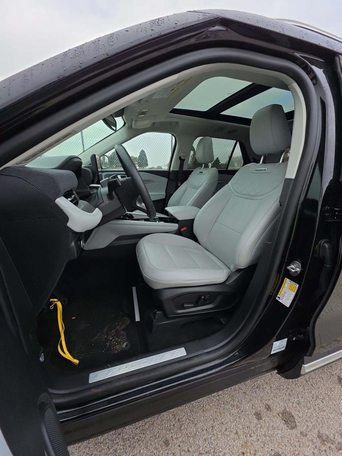 2025 Ford Explorer Platinum AWD