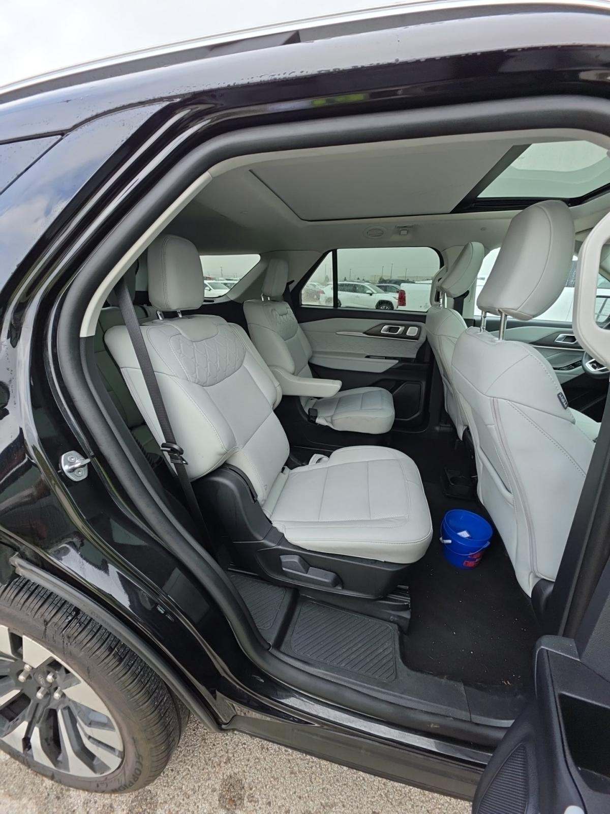 2025 Ford Explorer Platinum AWD