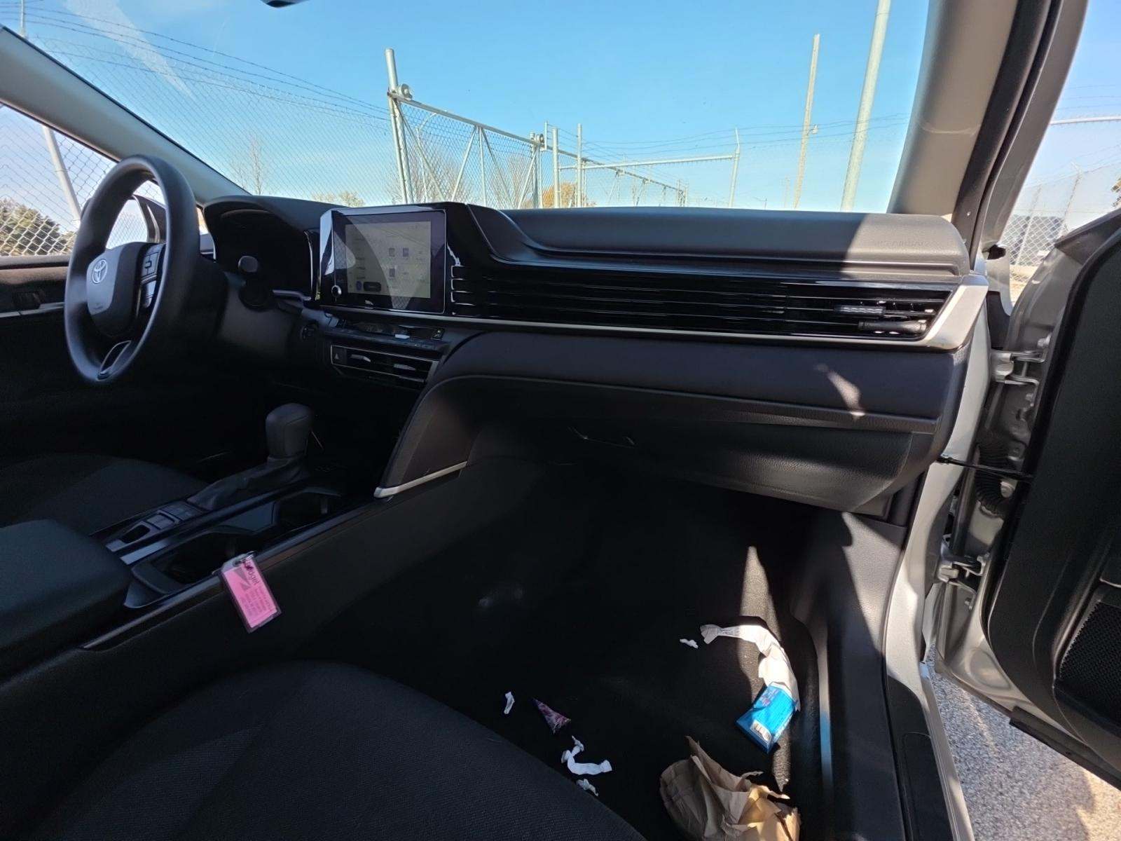 2025 Toyota Camry LE FWD