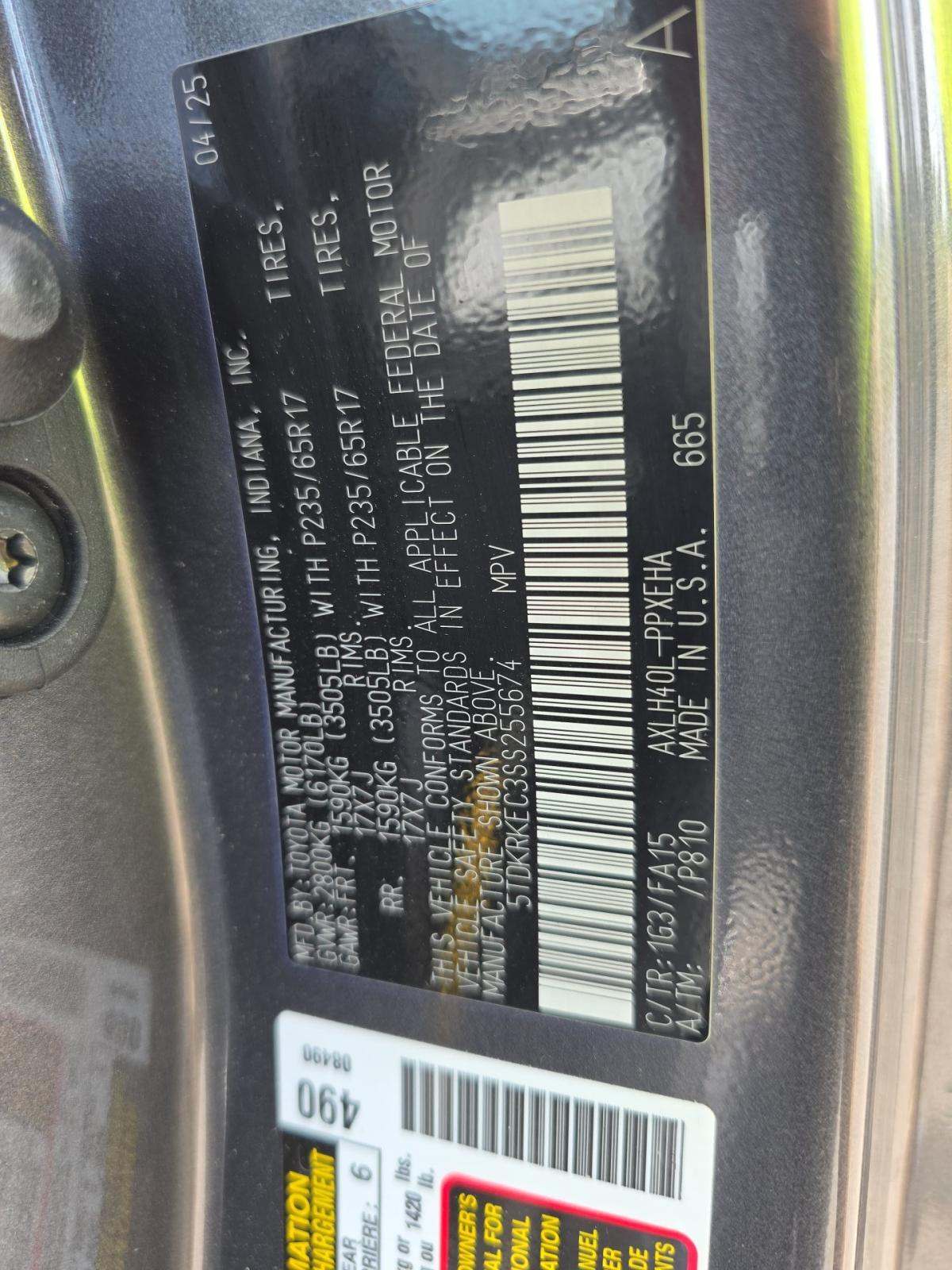 2025 Toyota Sienna LE FWD