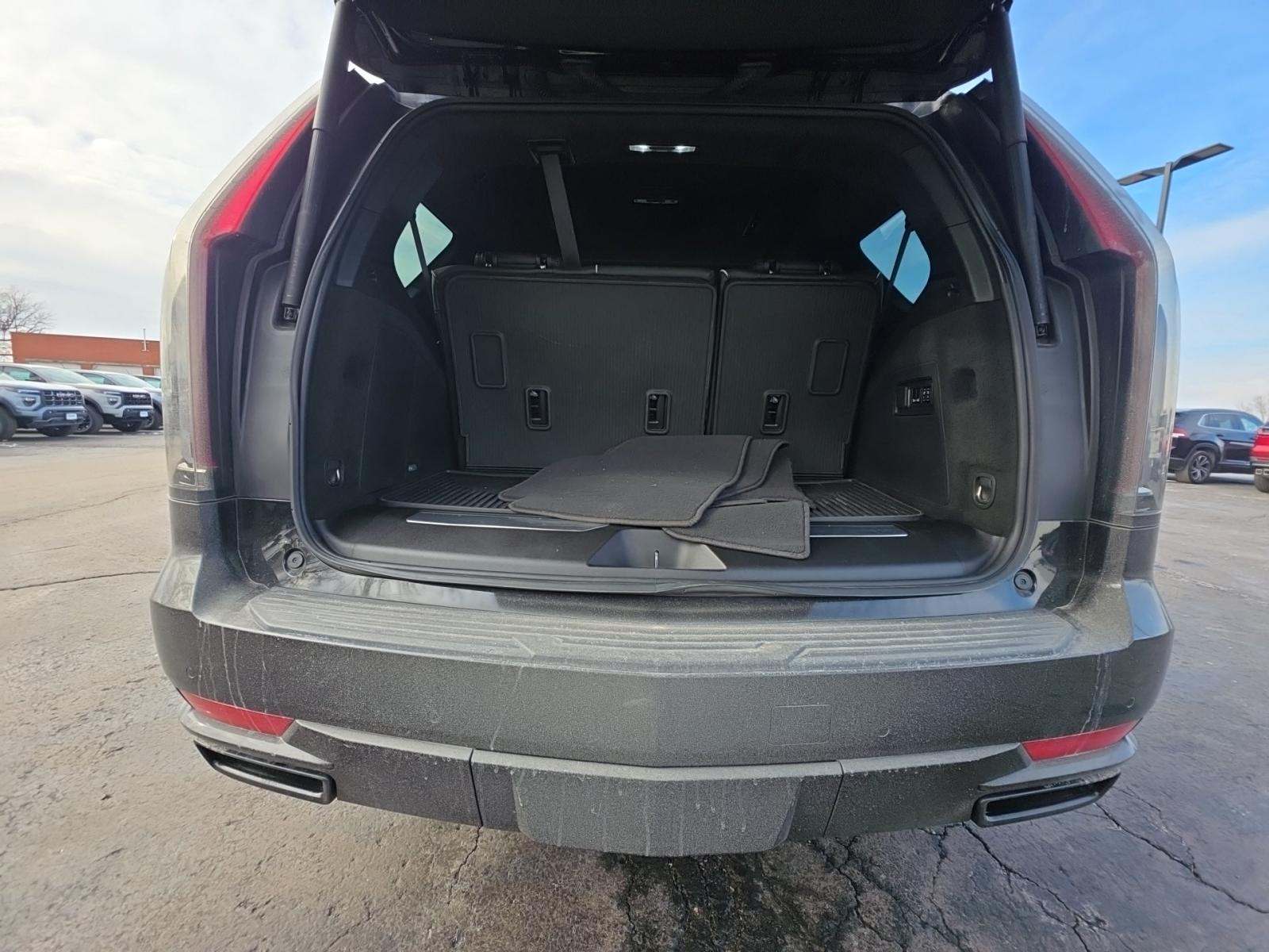 2023 Cadillac Escalade Sport Platinum AWD