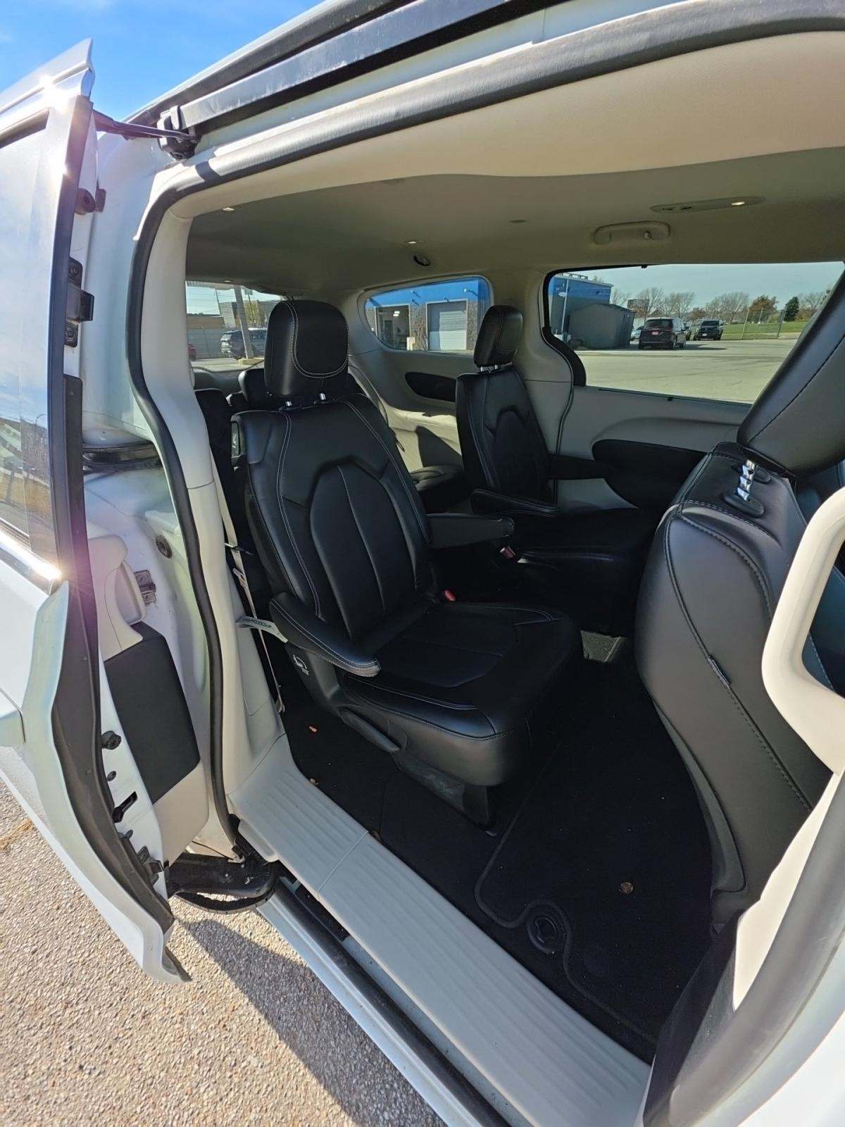 2024 Chrysler Pacifica Touring L FWD