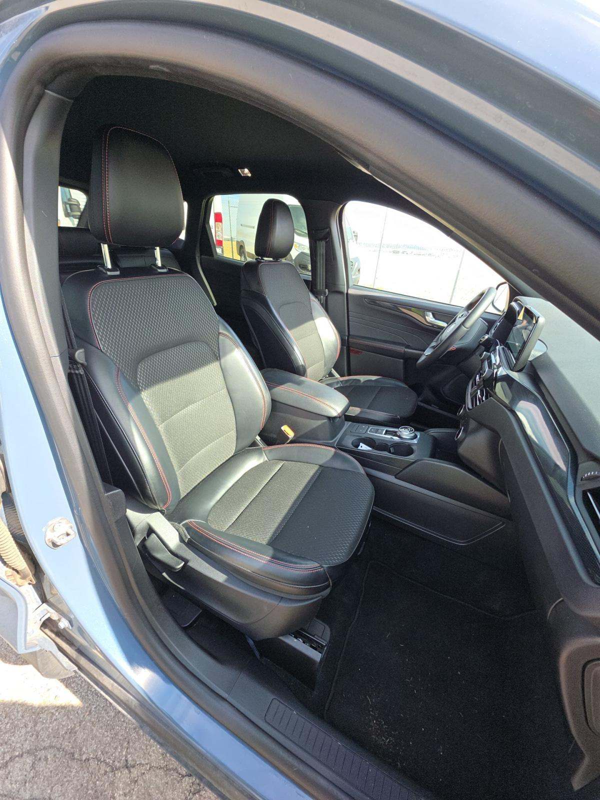 2025 Ford Escape ST-Line FWD