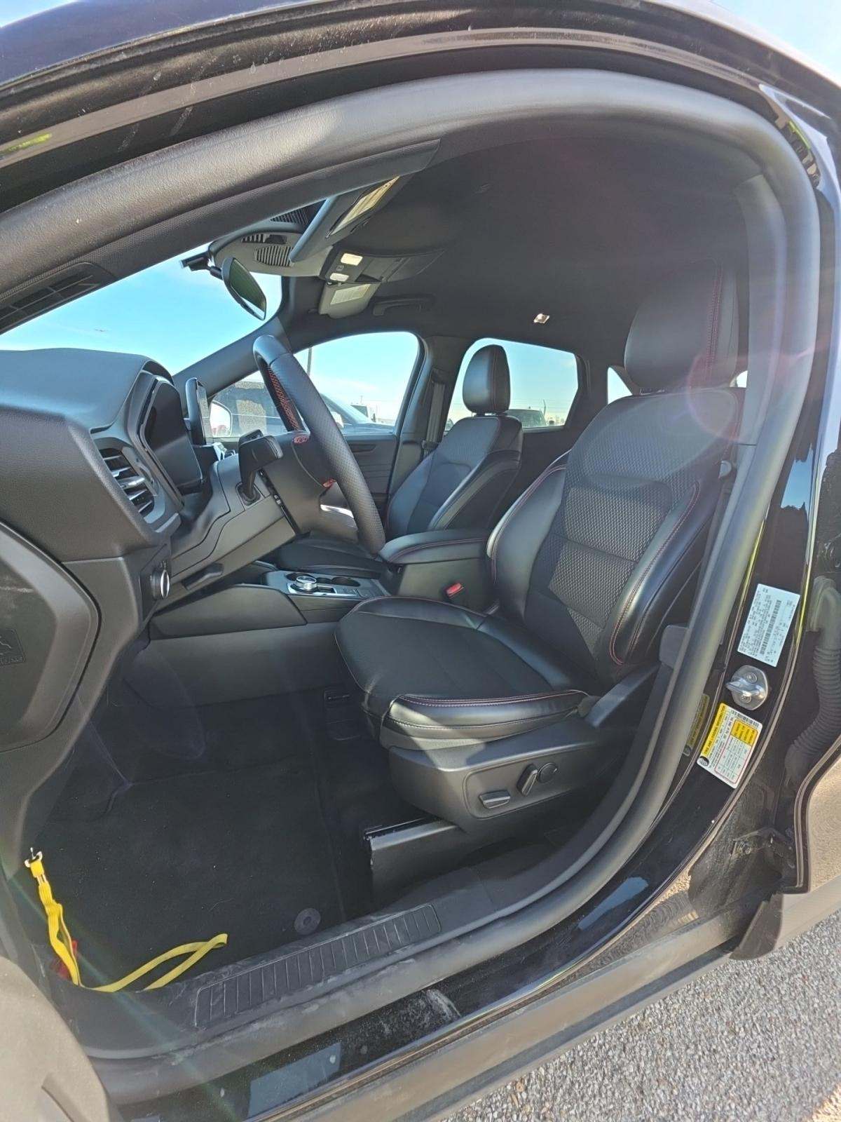 2025 Ford Escape ST-Line FWD