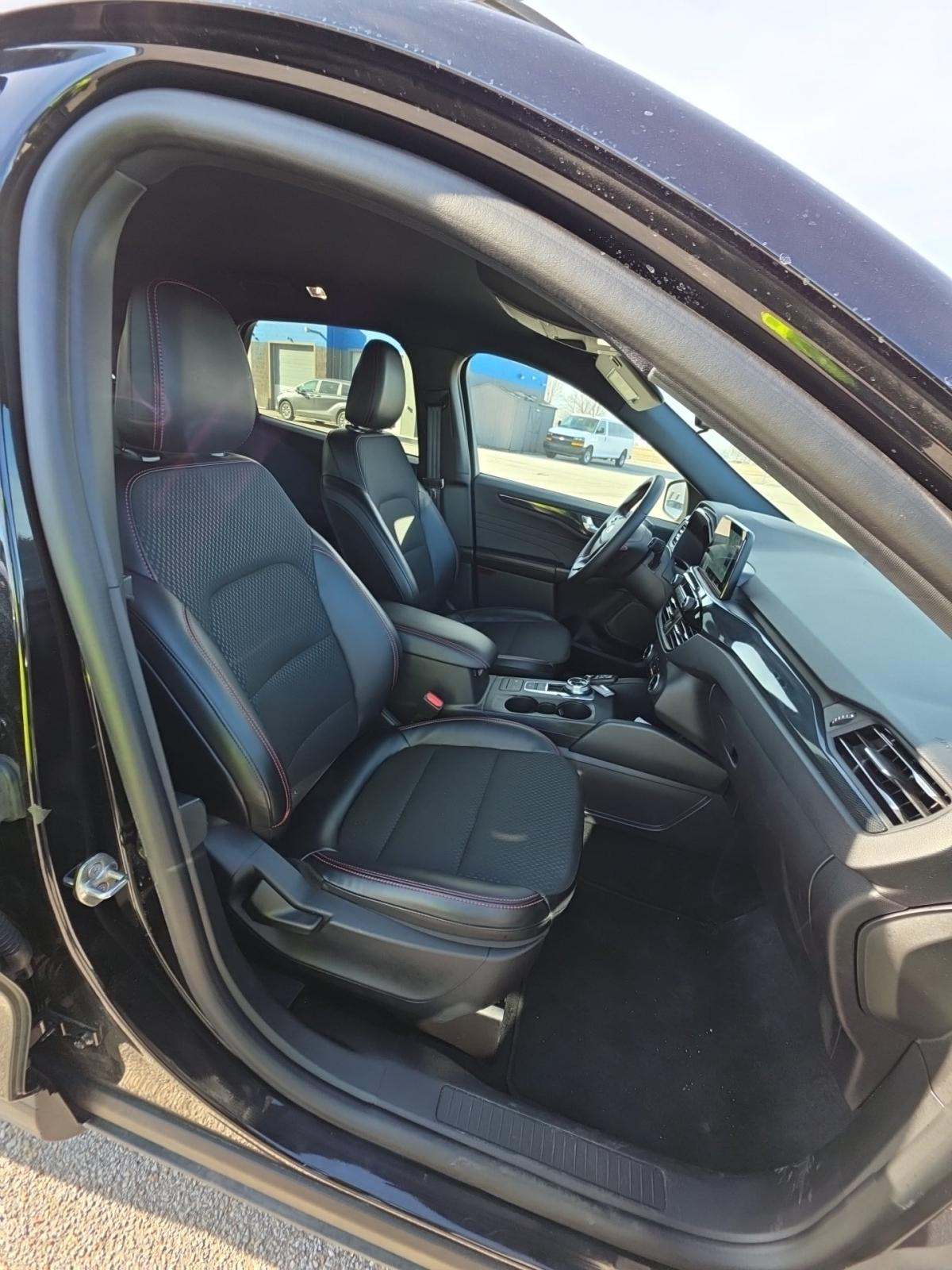 2025 Ford Escape ST-Line FWD