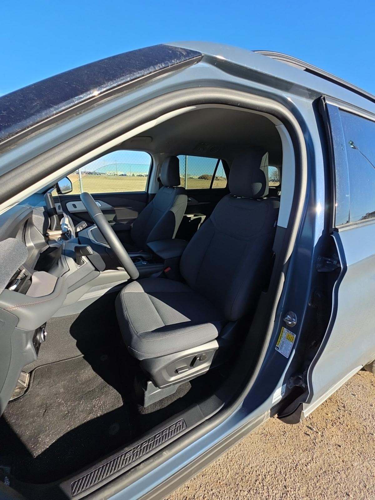 2025 Ford Explorer Active AWD