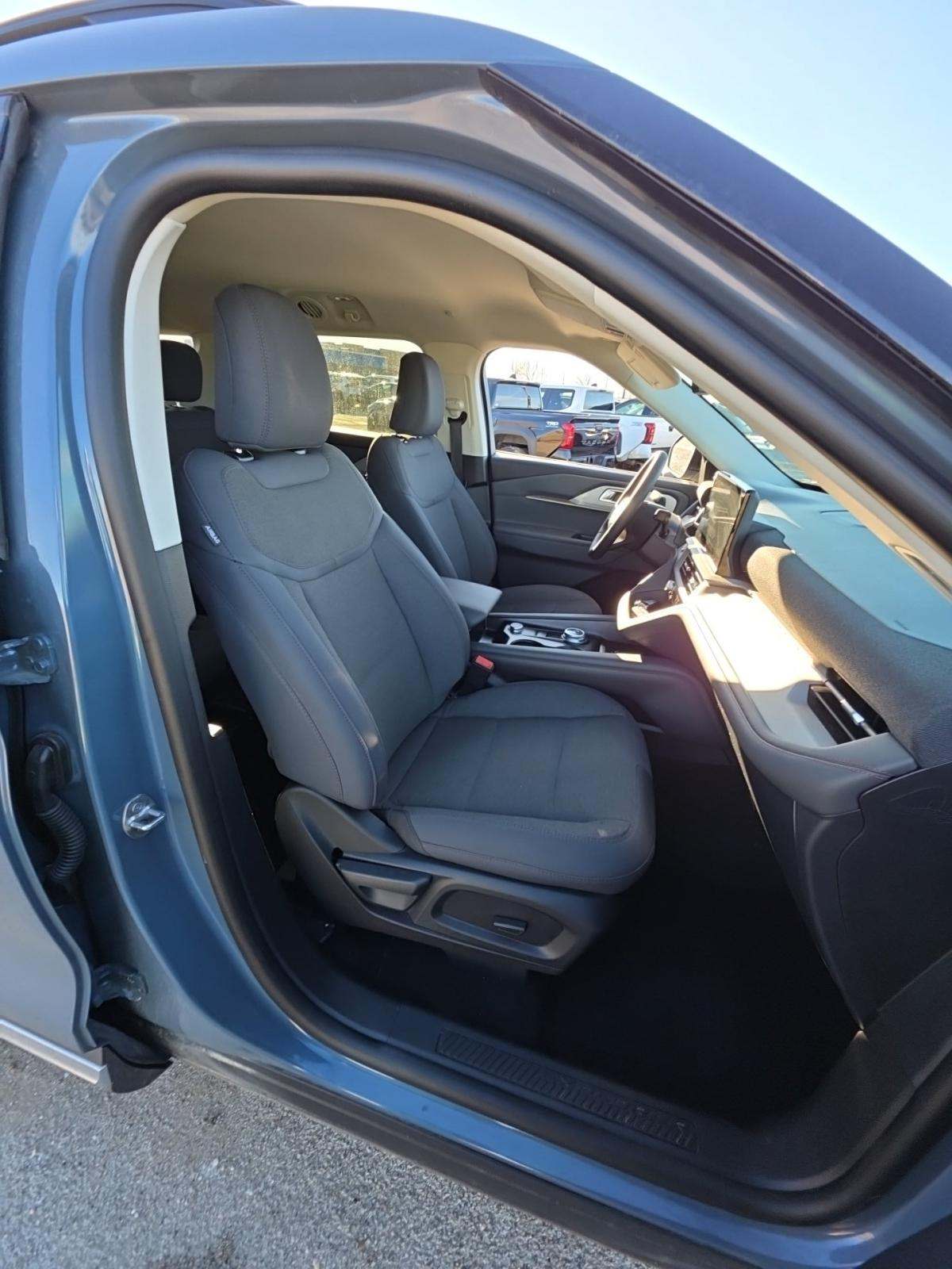 2025 Ford Explorer Active AWD