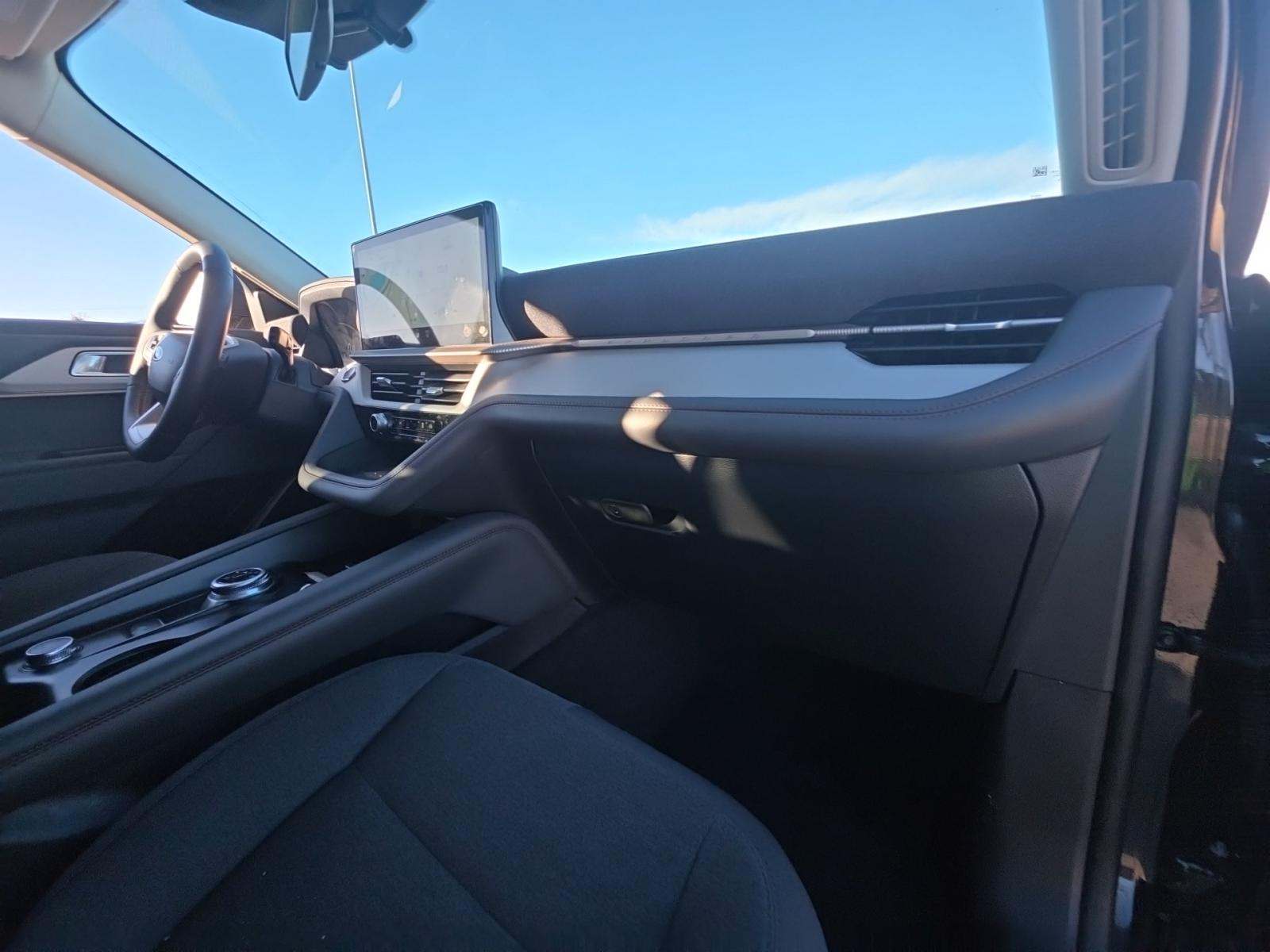 2025 Ford Explorer Active AWD