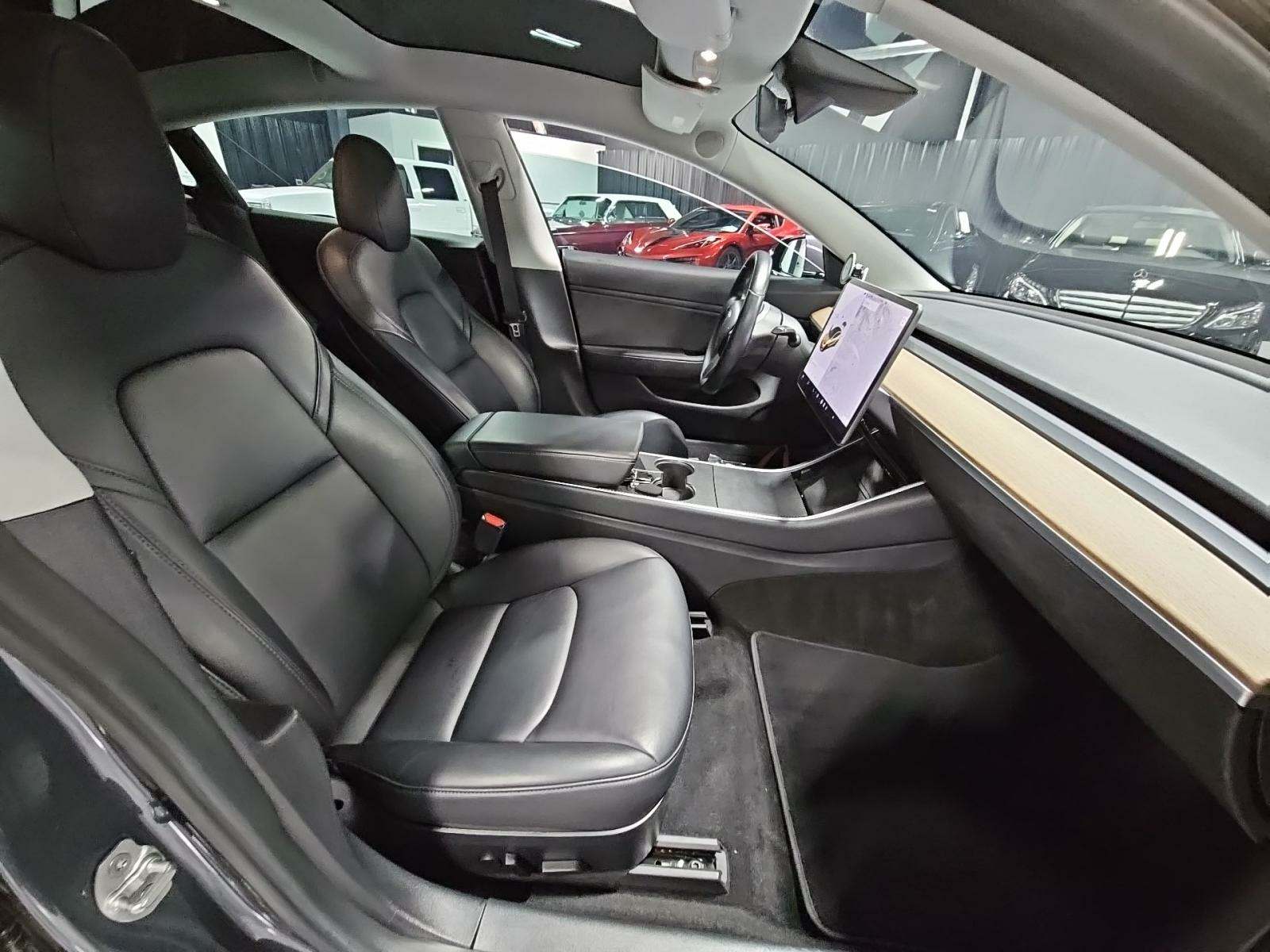 2019 Tesla Model 3 Mid Range RWD