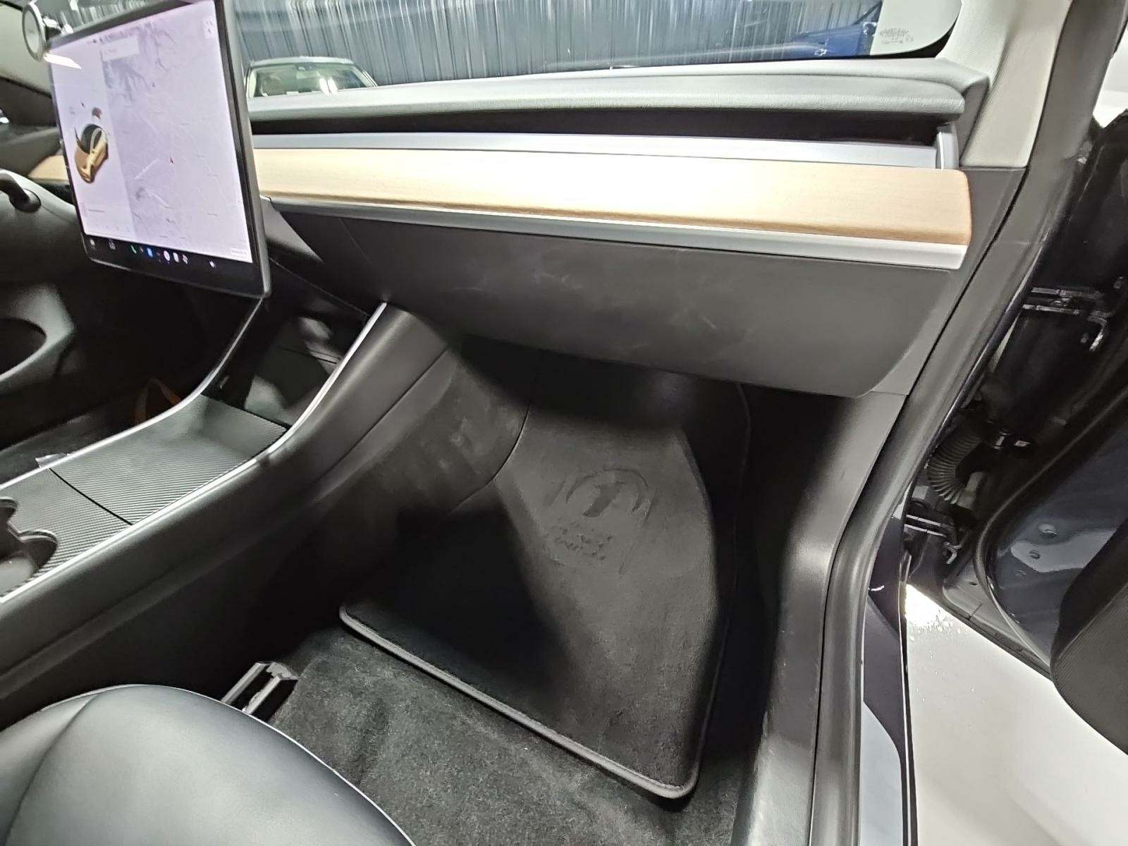 2019 Tesla Model 3 Mid Range RWD