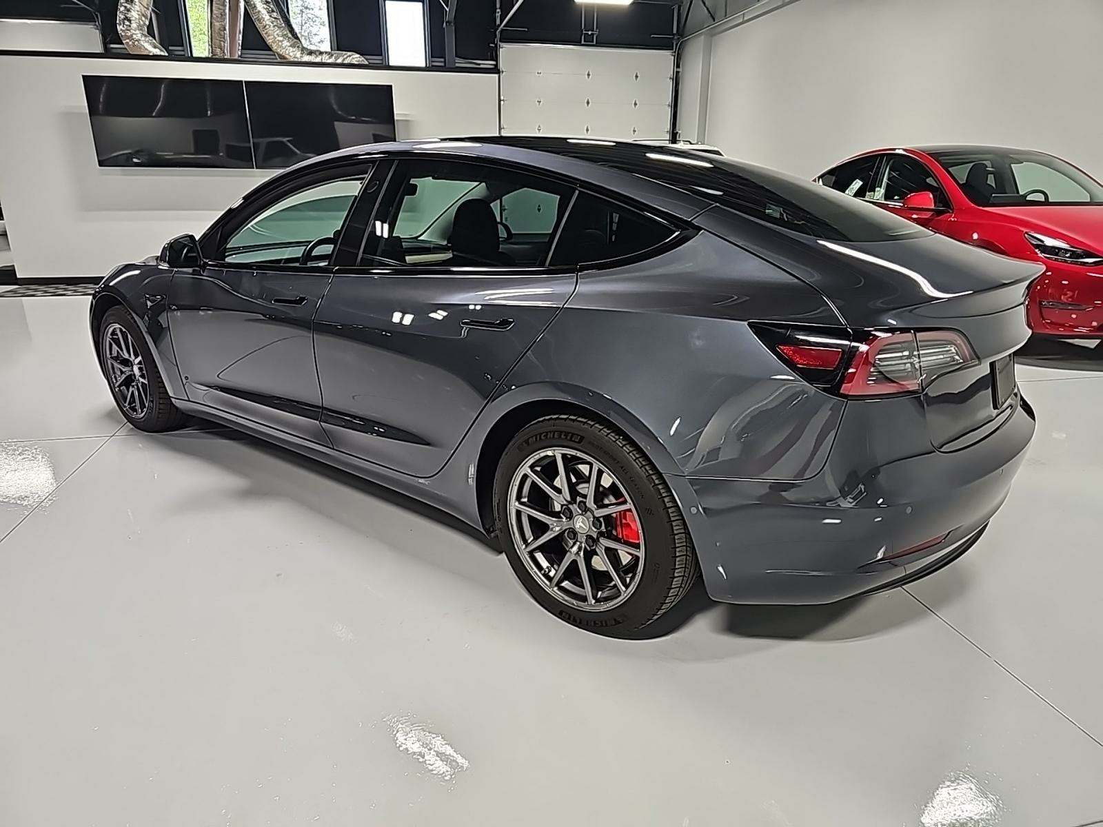 2019 Tesla Model 3 Mid Range RWD