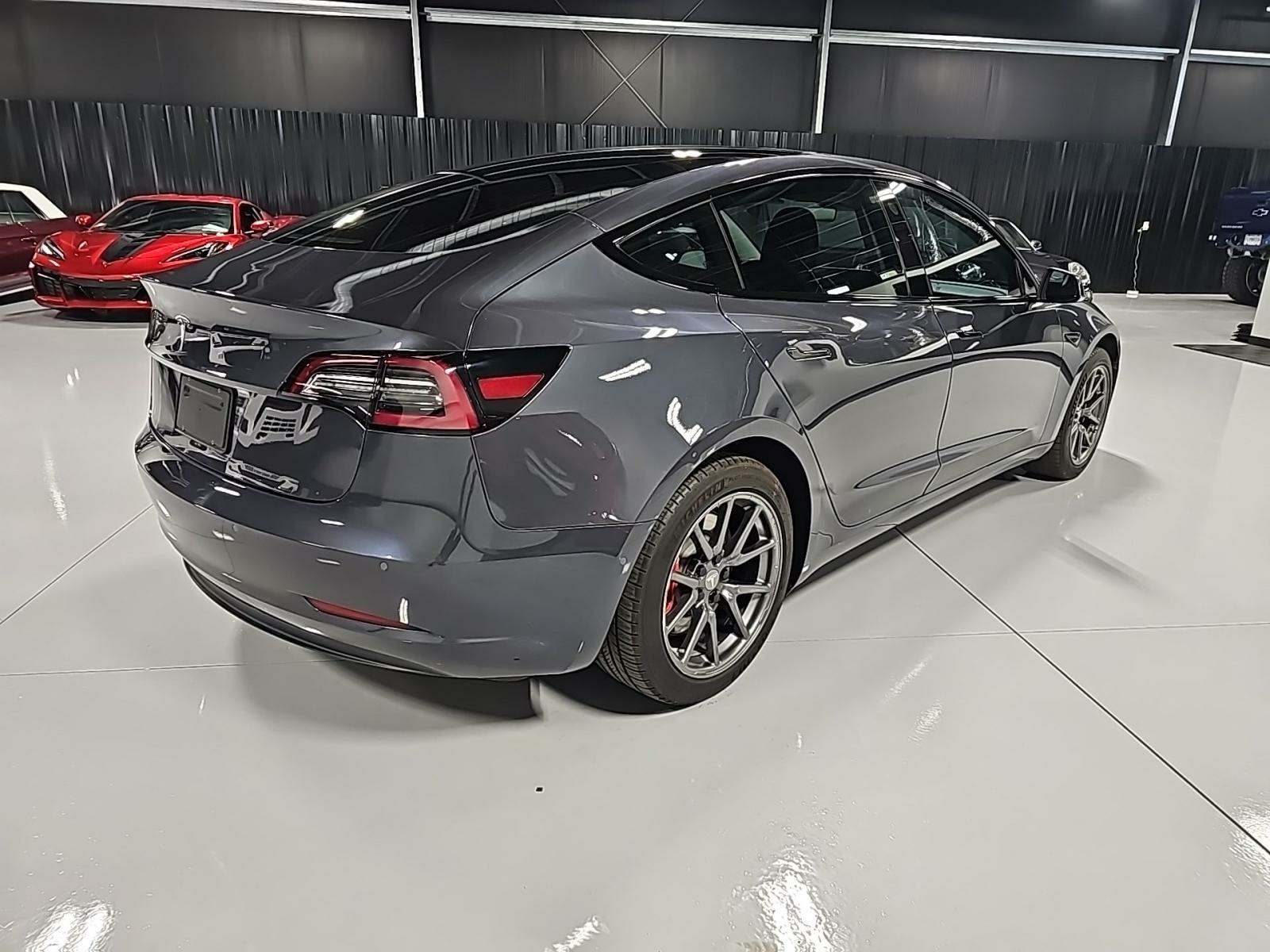 2019 Tesla Model 3 Mid Range RWD