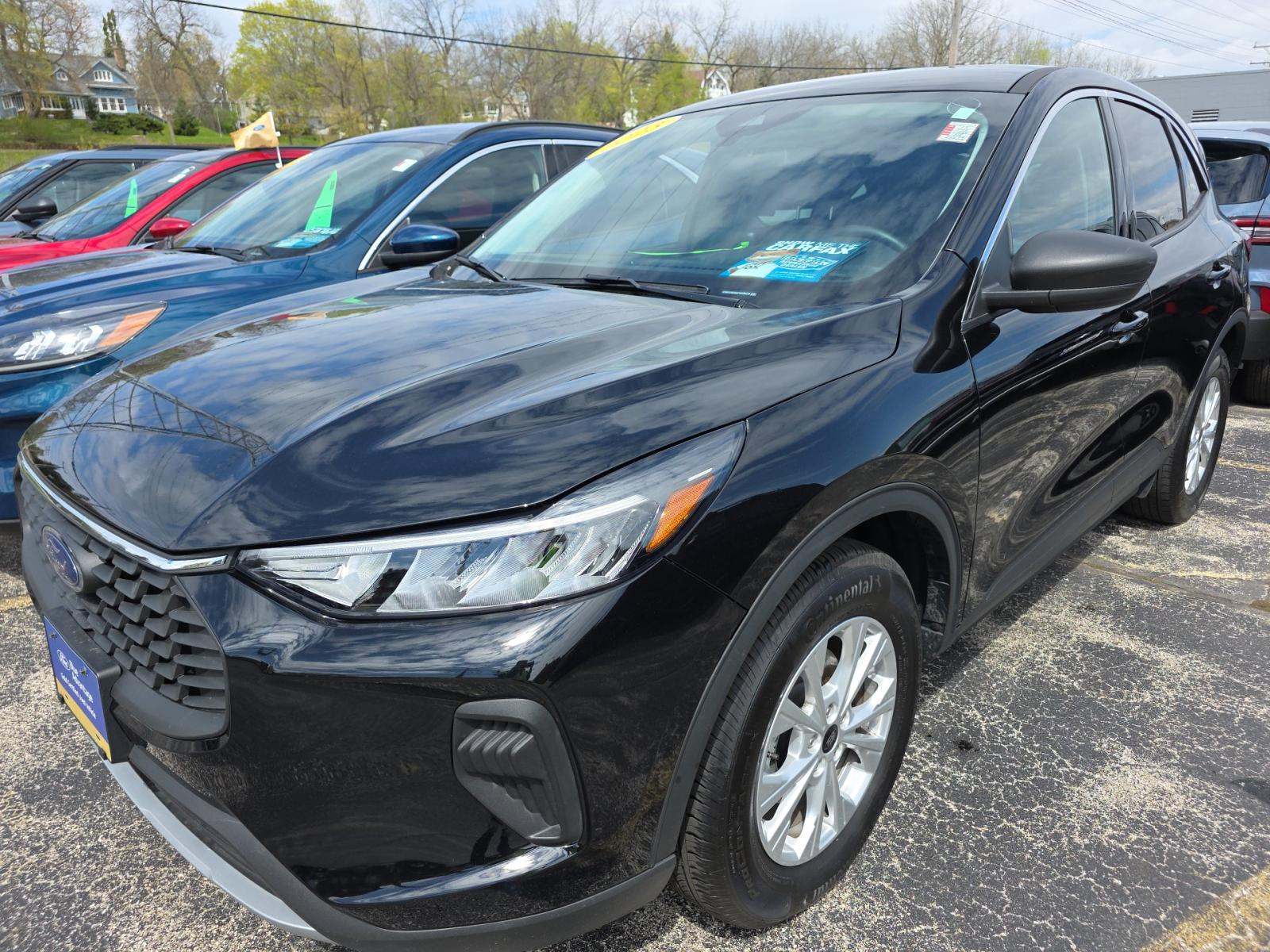 FORD ESCAPE - 1