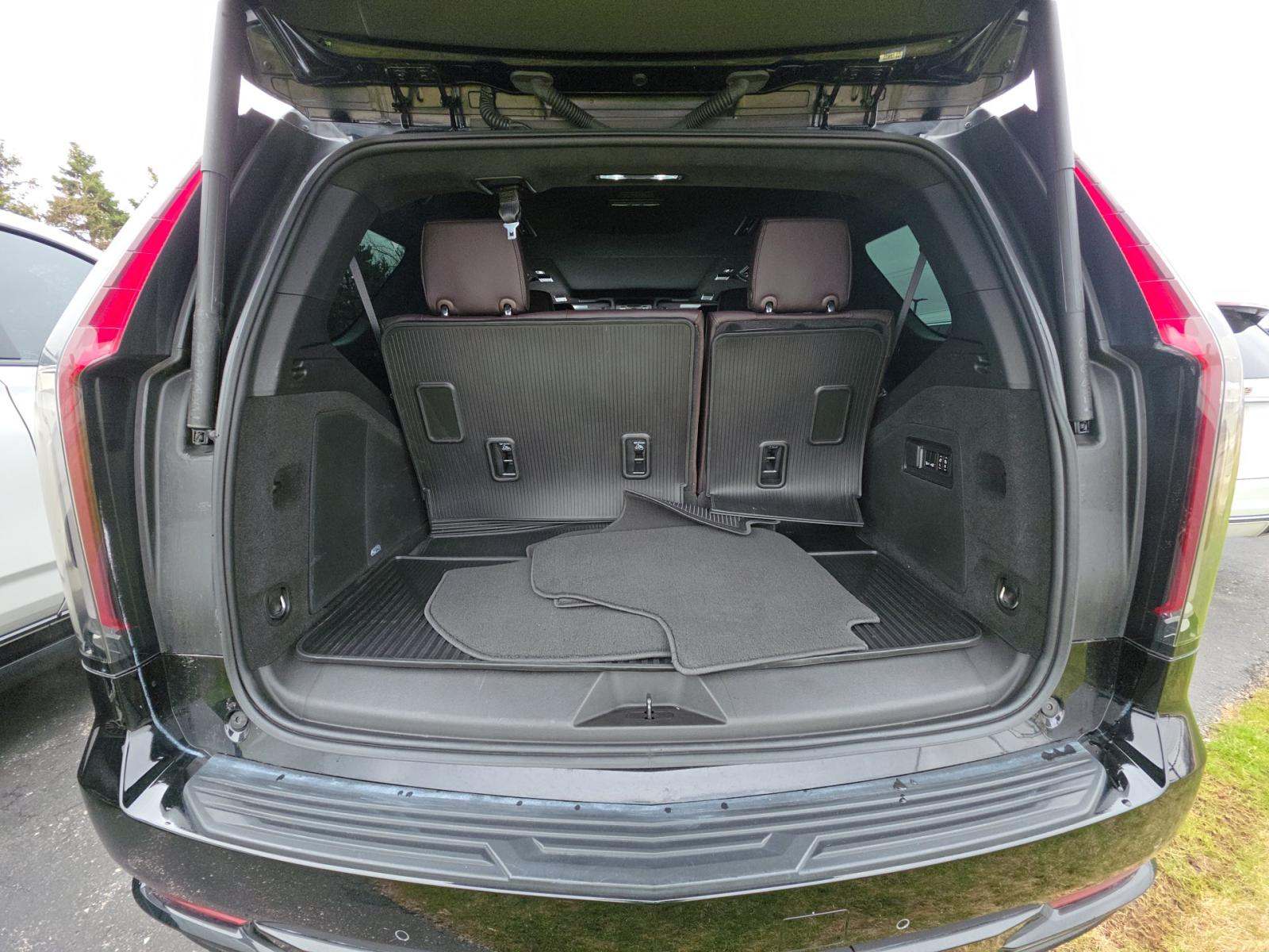 2023 Cadillac Escalade Sport Platinum AWD