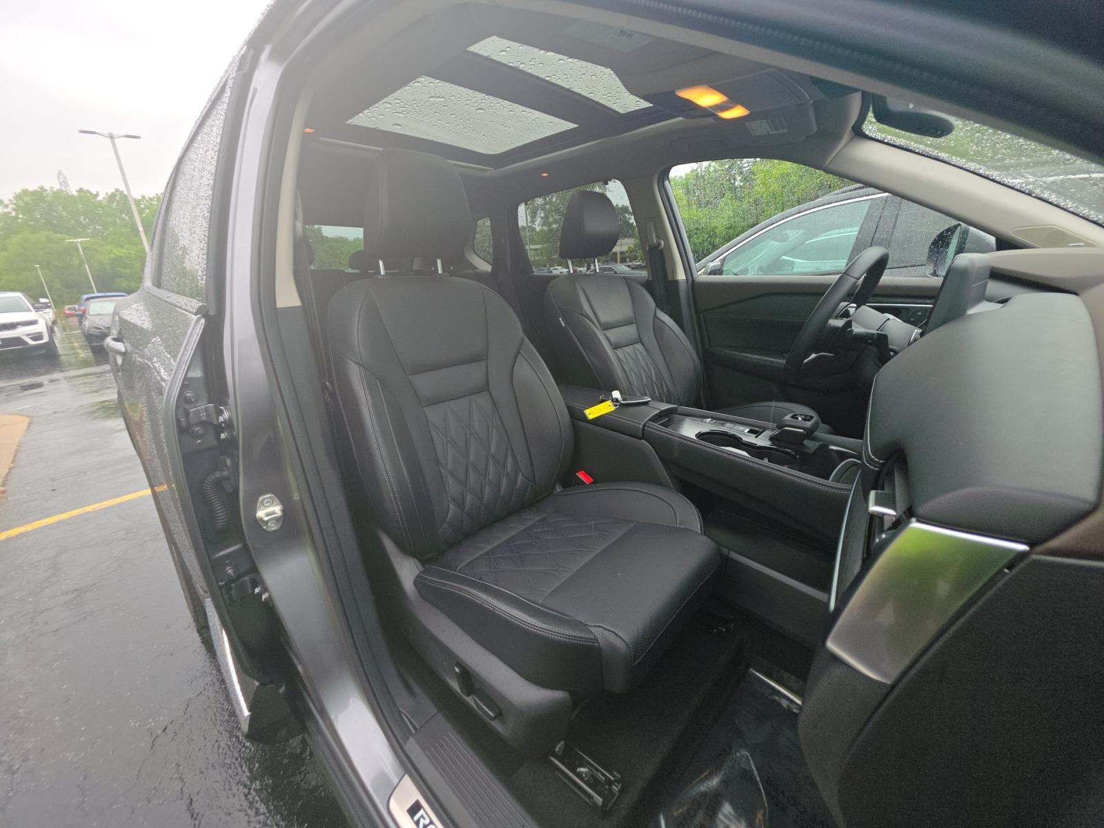 2023 Nissan Rogue Platinum FWD