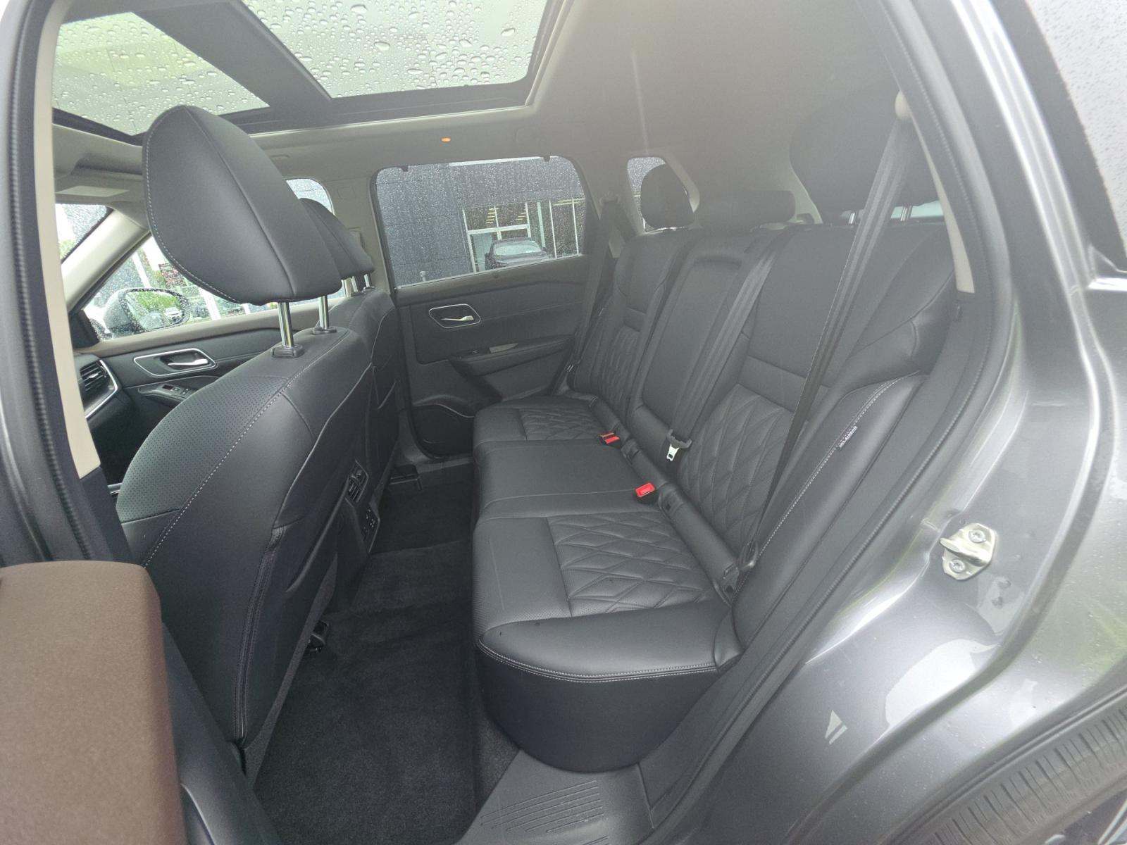 2023 Nissan Rogue Platinum FWD