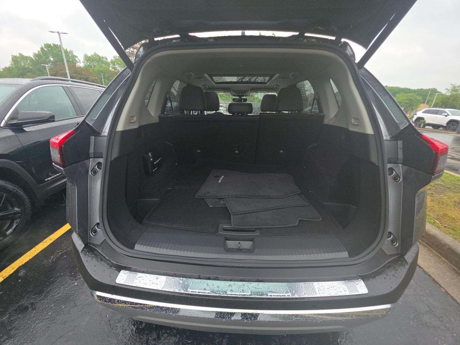 2023 Nissan Rogue Platinum FWD