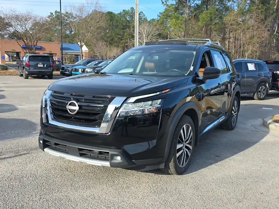 2022 Nissan Pathfinder Platinum AWD