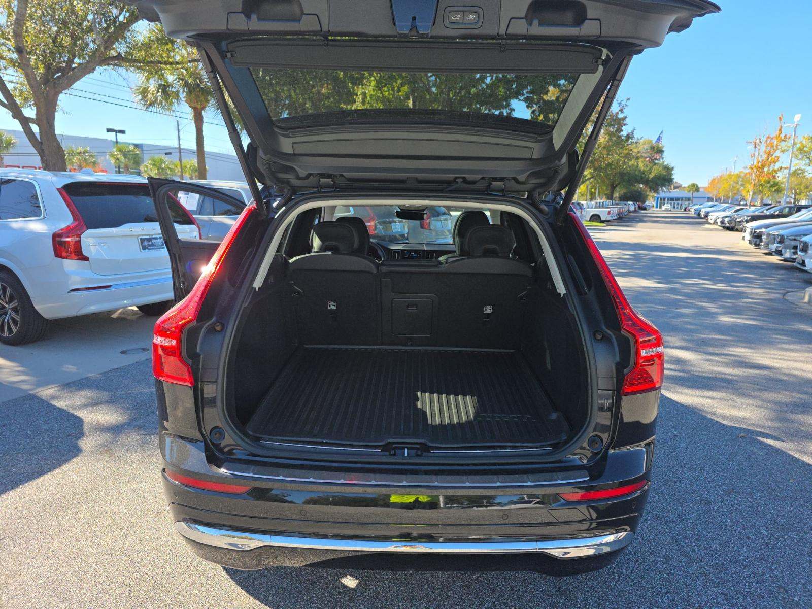 2023 Volvo XC60 B5 Plus FWD