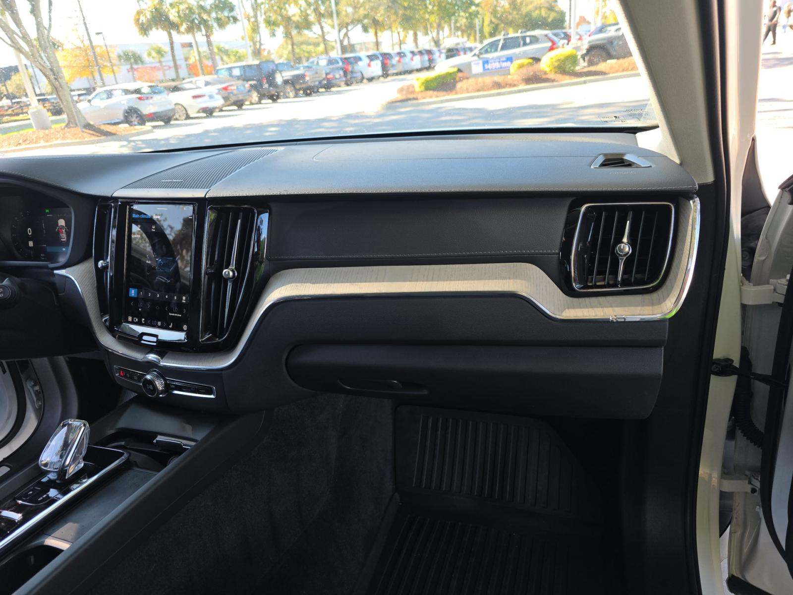 2022 Volvo XC60 B6 Inscription AWD