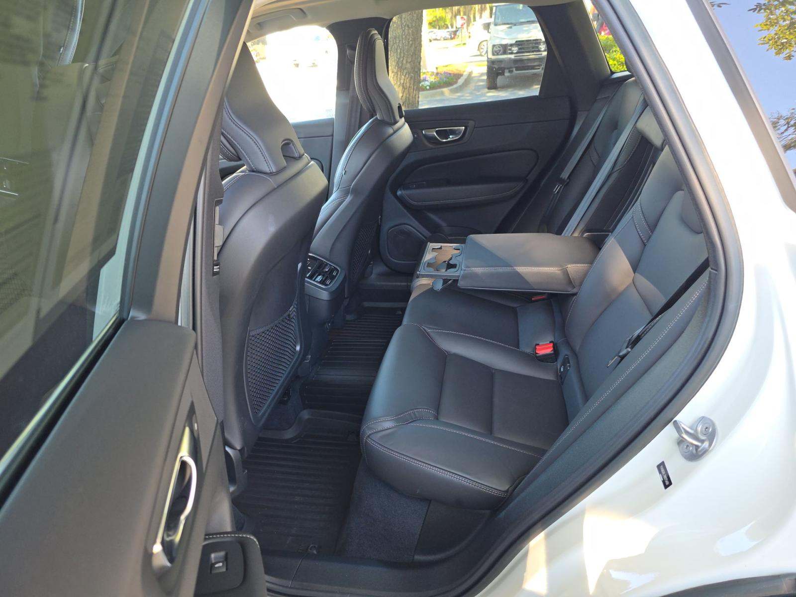 2022 Volvo XC60 B6 Inscription AWD