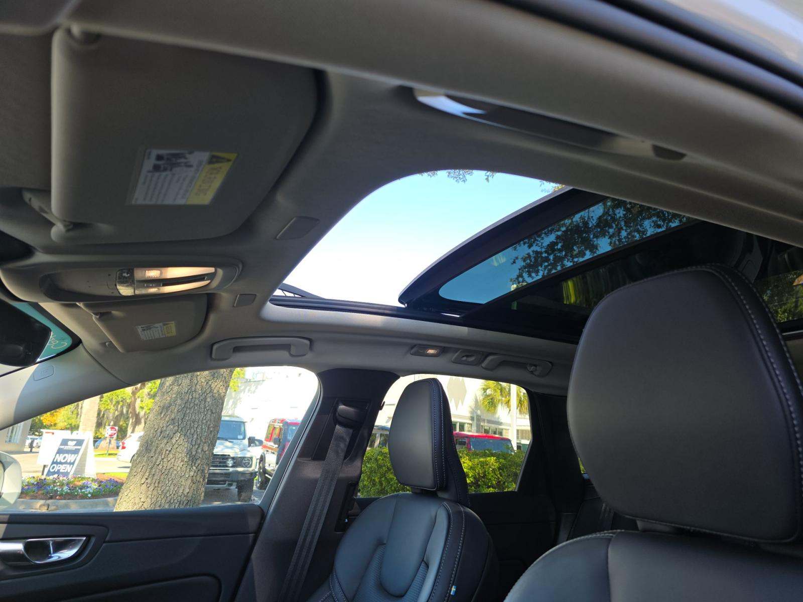 2022 Volvo XC60 B6 Inscription AWD