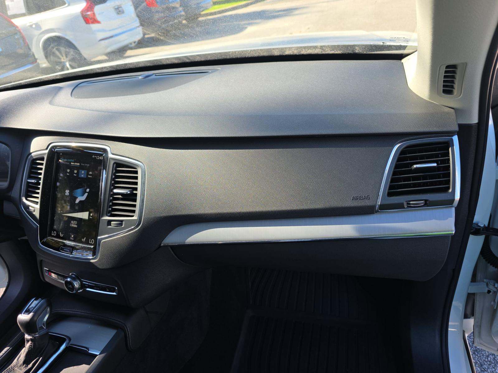 2022 Volvo XC90 T5 Momentum AWD