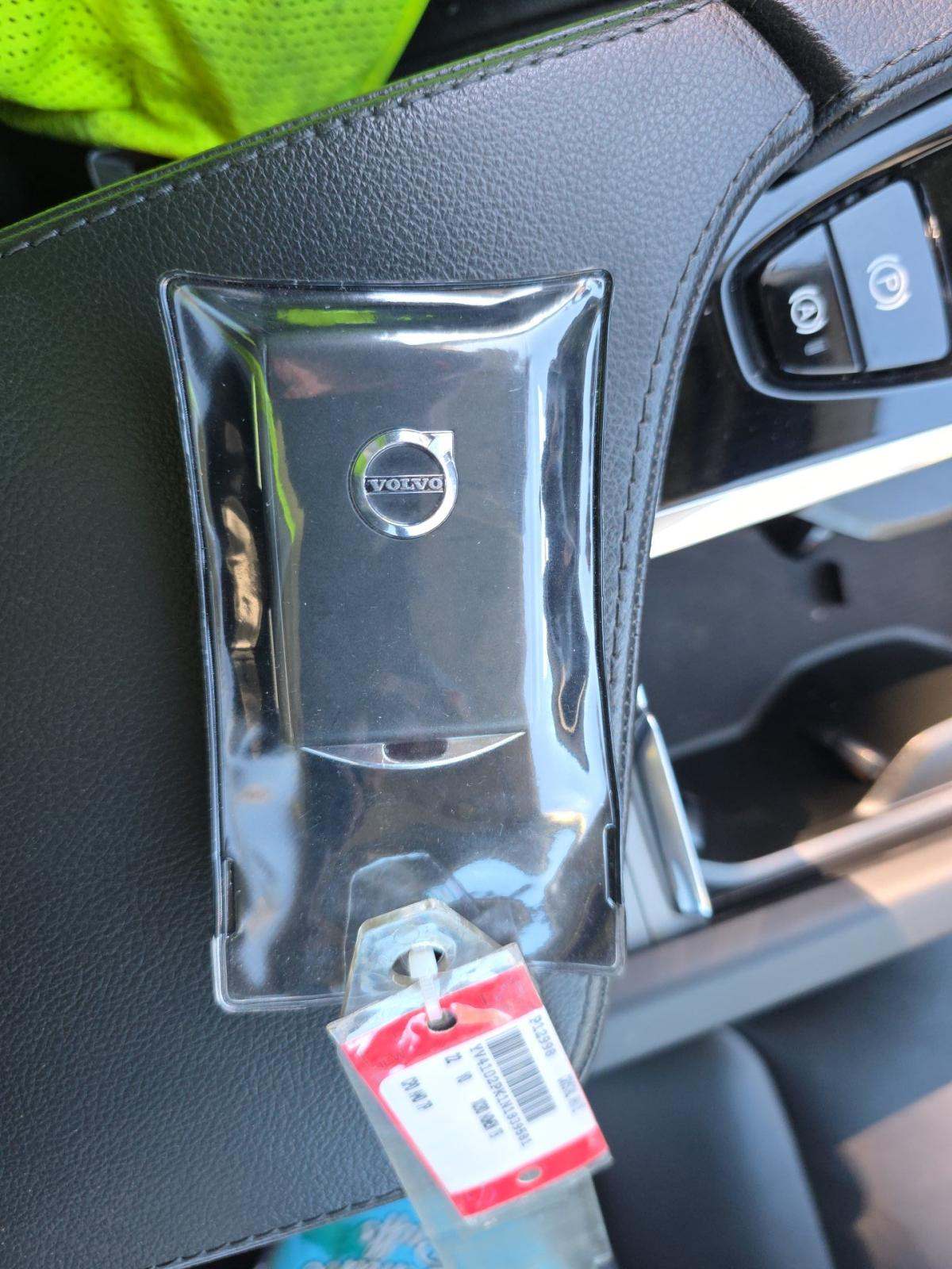 2022 Volvo XC90 T5 Momentum AWD