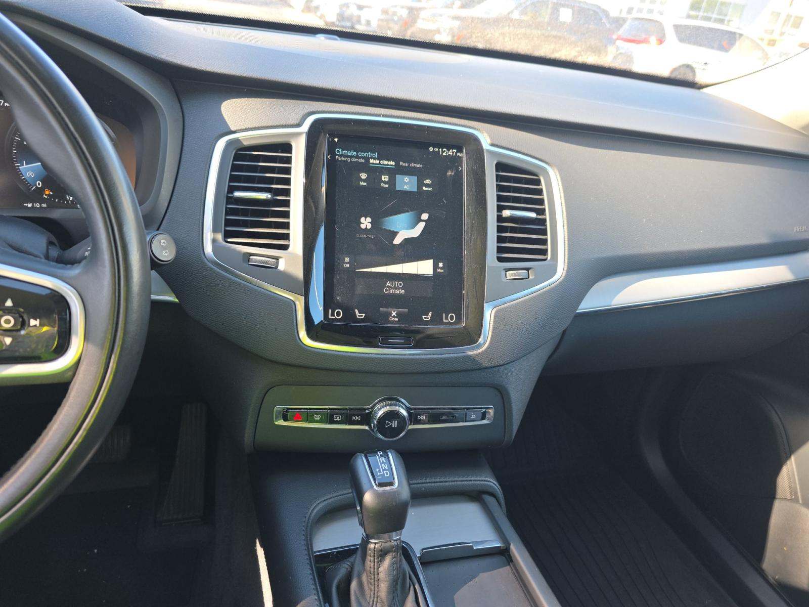 2022 Volvo XC90 T5 Momentum AWD