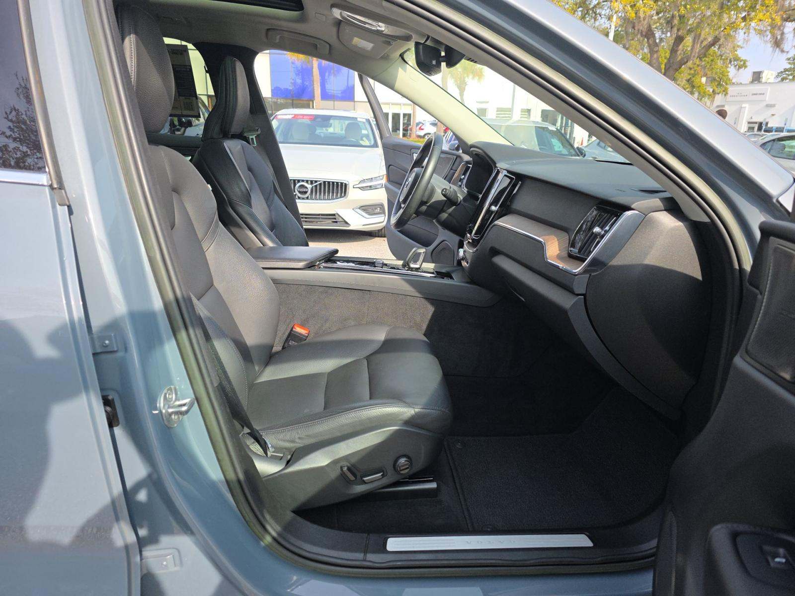 2023 Volvo XC60 B5 Plus FWD