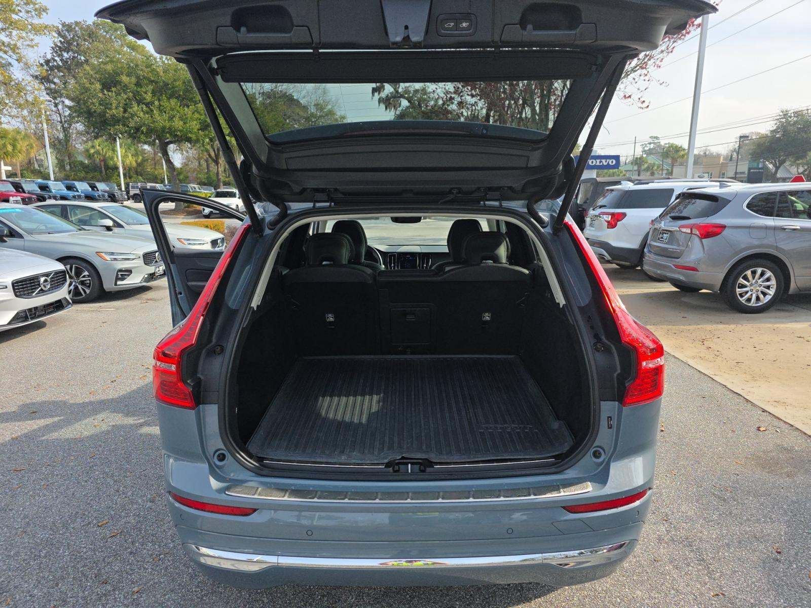 2023 Volvo XC60 B5 Plus FWD