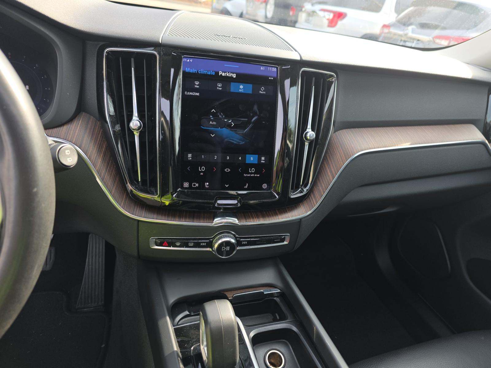 2023 Volvo XC60 B5 Plus FWD