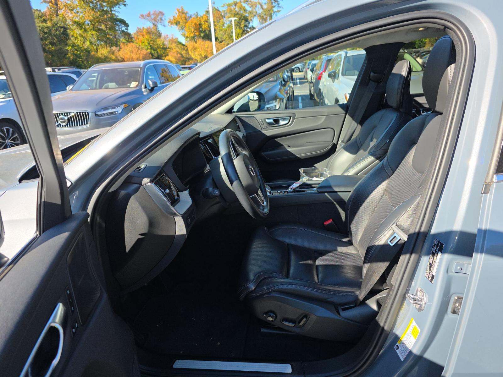 2022 Volvo XC60 B5 Inscription AWD