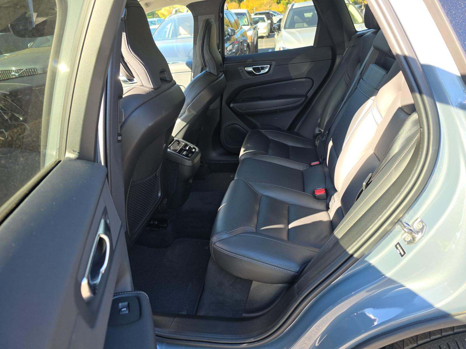 2022 Volvo XC60 B5 Inscription AWD