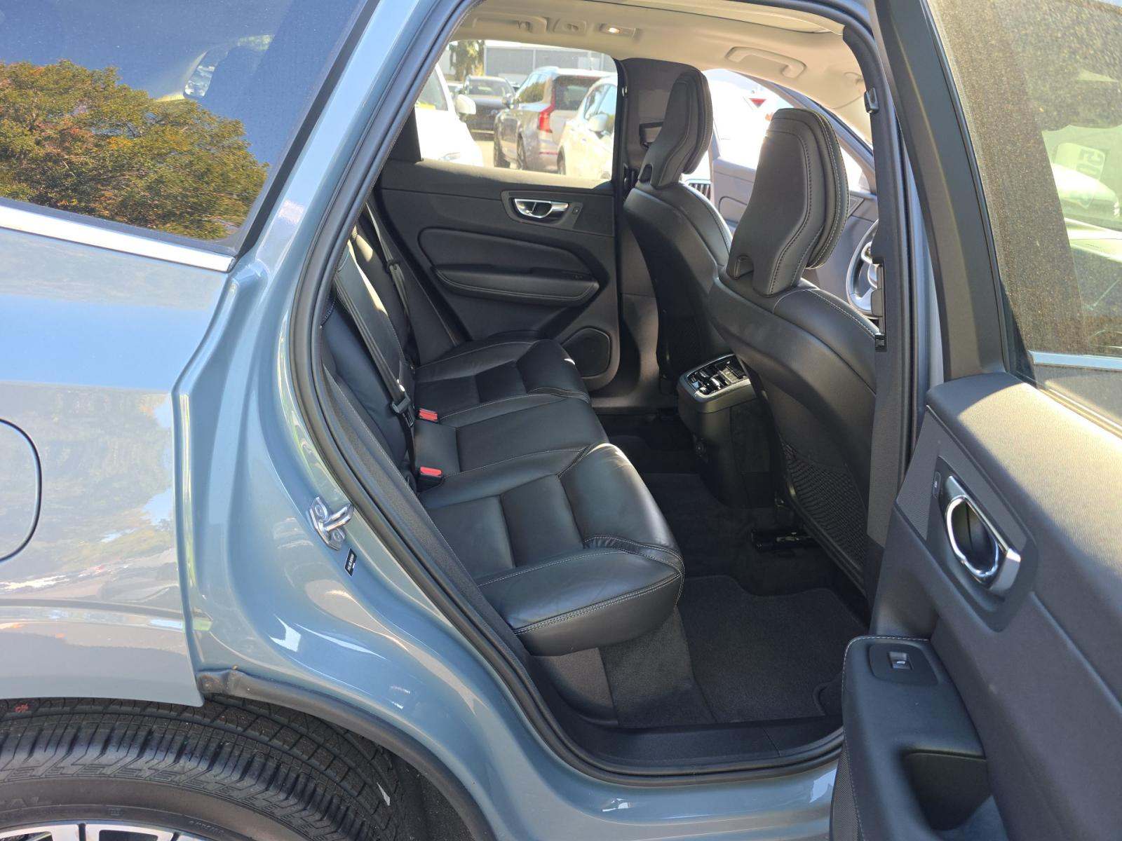 2022 Volvo XC60 B5 Inscription AWD